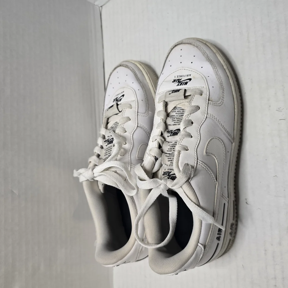 Nike‎ White Sneakers Minimalist Design